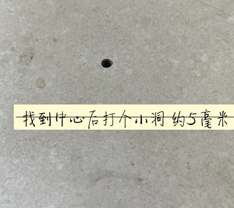 桐城瓷砖空鼓维修公司专业解答在瓷砖铺贴过程中，如果砂料搅拌不均匀，将会带来以下问题