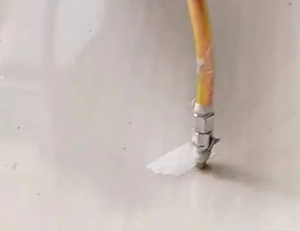 桐城瓷砖空鼓维修公司专业解答在瓷砖铺贴过程中，如果使用的砂料过粗（如全部使用了粗砂），可能会导致以下问题